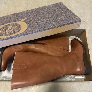 [SOLD] NWB Born Leather Riding Boots